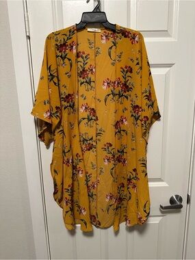 ANDREE BY UNIT Mustard Yellow Floral Top